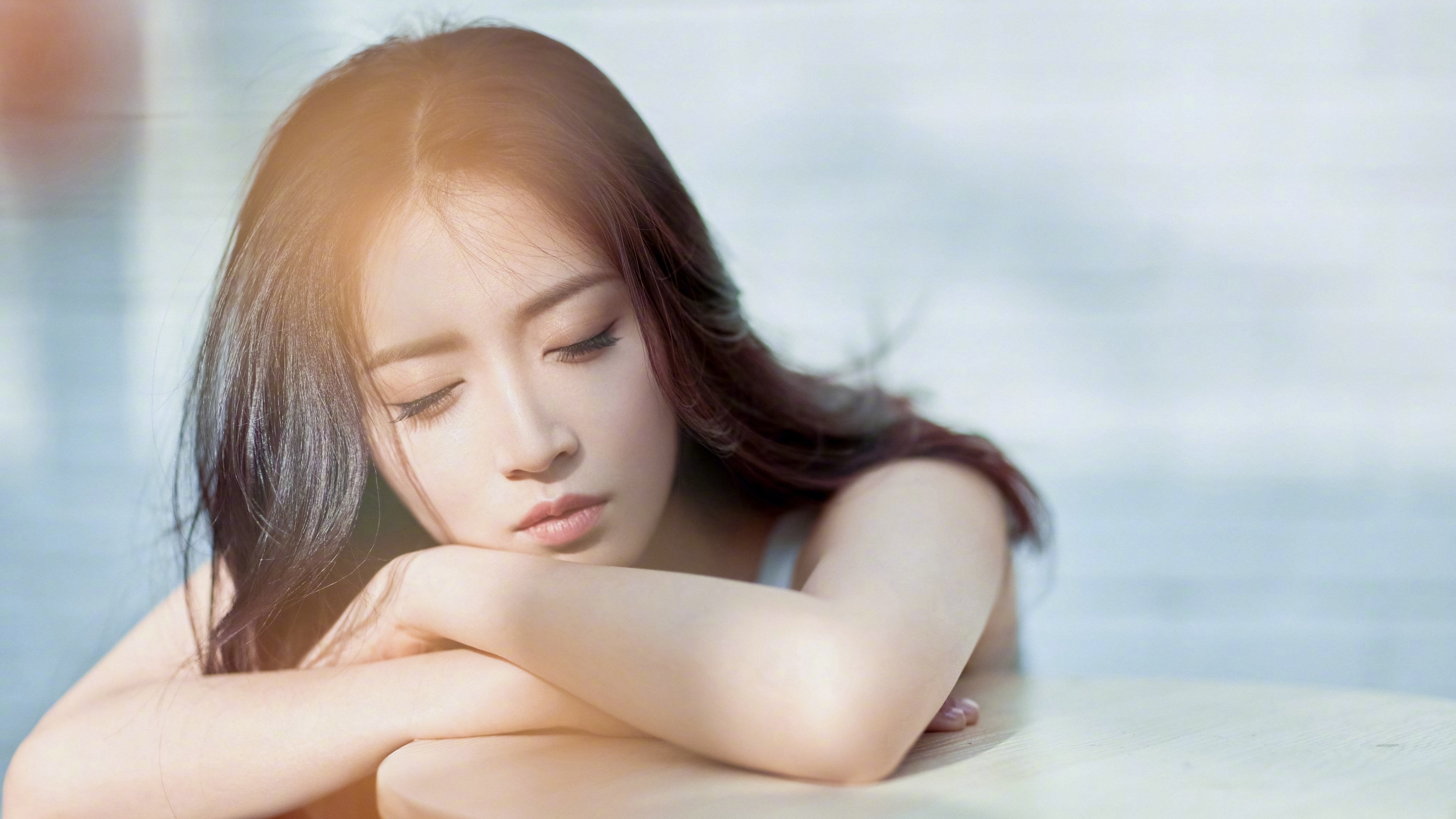 “羽毛球选手超常发挥，简阳文体中心赛场火爆”