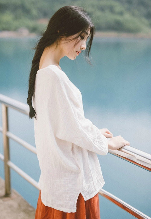 出发反应快，前50米抢占节奏，50米反应速度训练