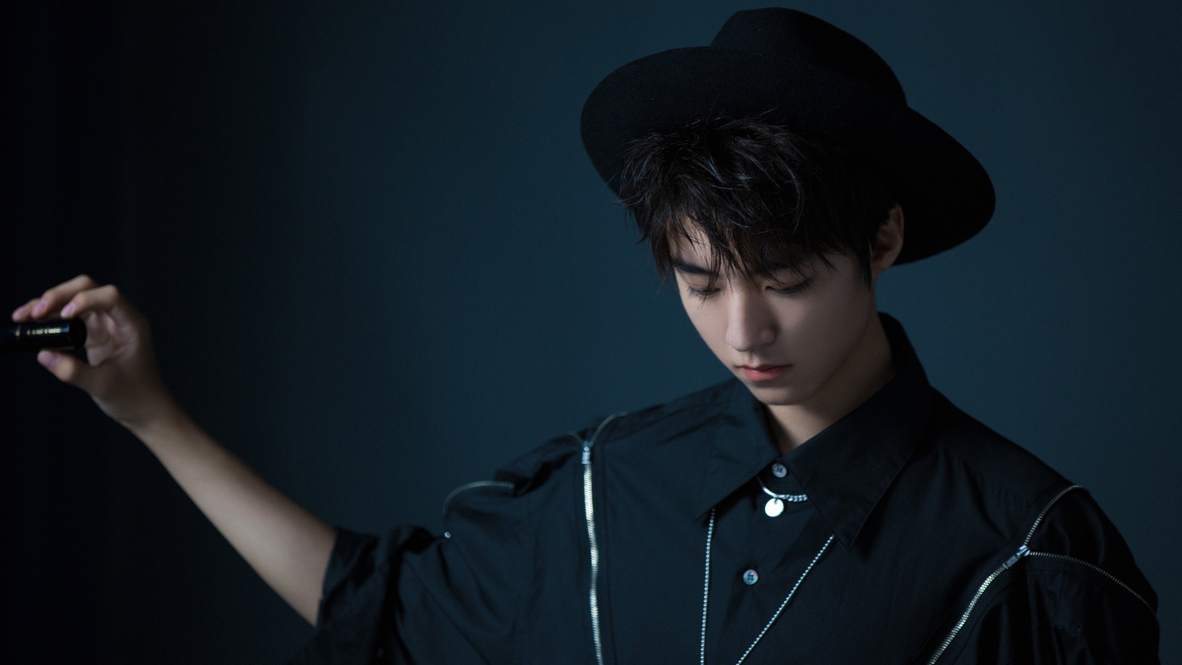 “亚戈·卡尔曼的强硬防守与精准脚法,推动阿根廷美洲狮队迎接未来挑战”