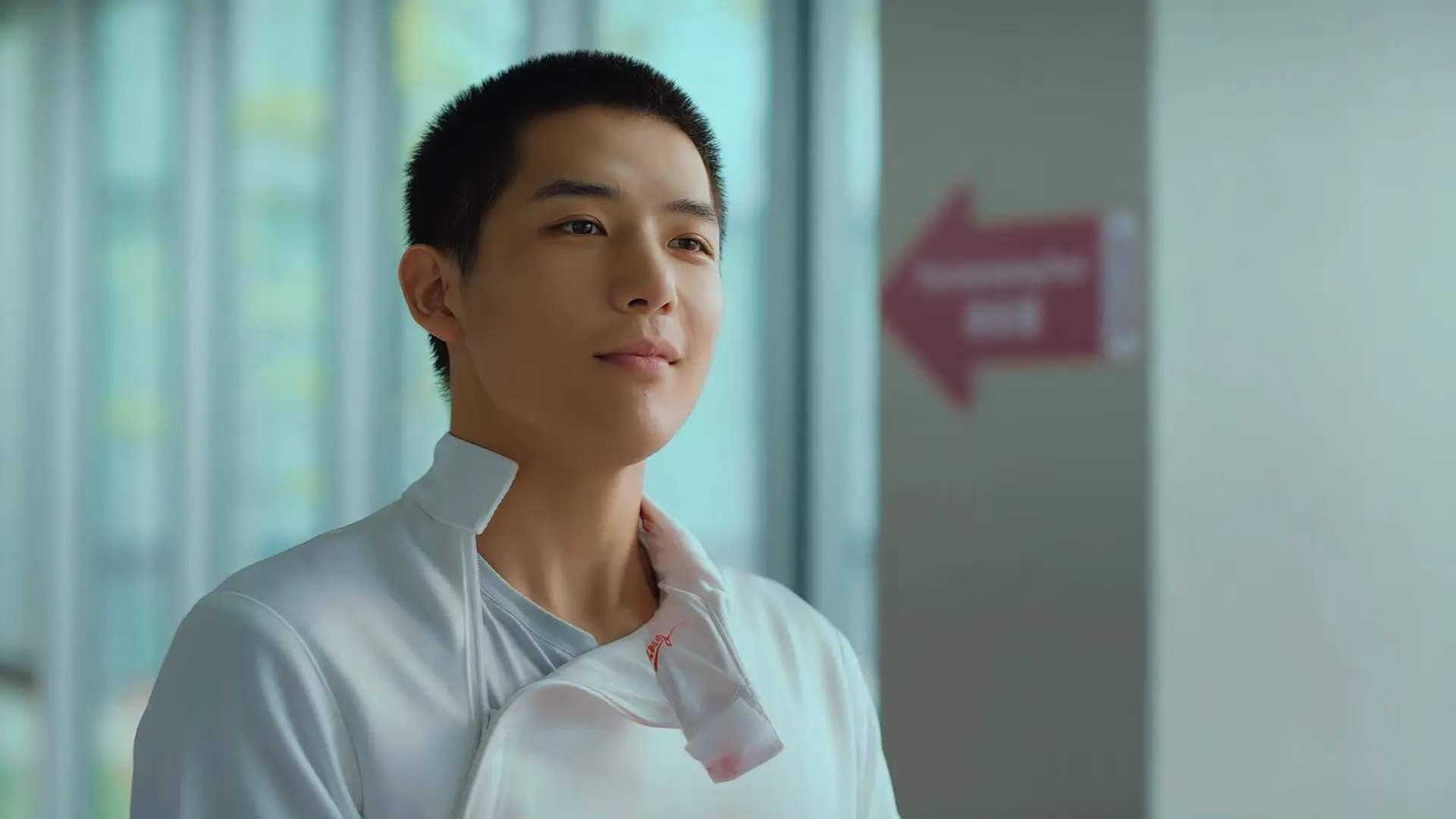 凯莉·麦基翁决赛冲线瞬间震撼全场,凯莉.麦基翁