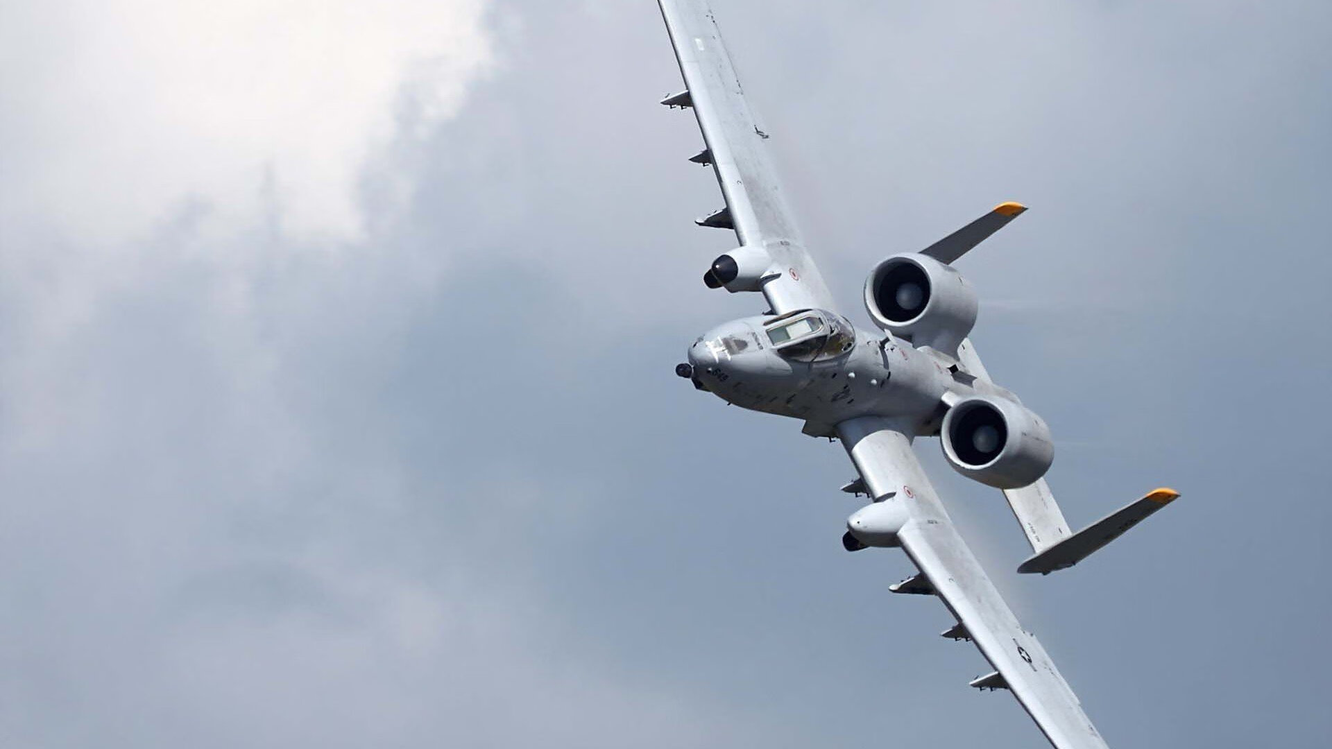 乐鱼体育登录-CBA暴力锋线助杜锋找回争冠信心！广东重装出发，杜峰执教广东队战绩